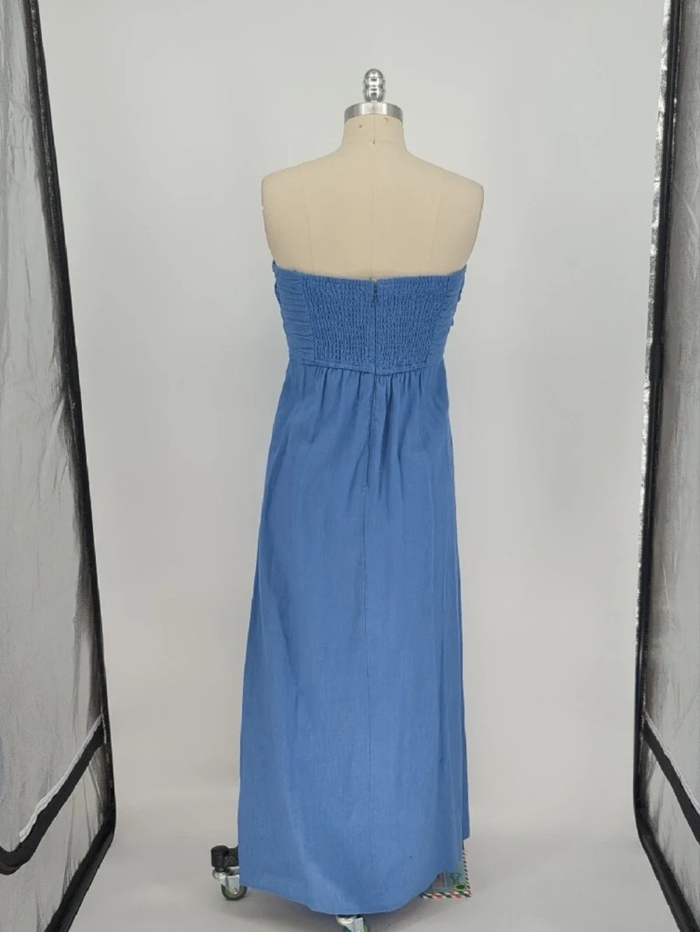 01444 Abercrombie + Fitch Pleated Strapless Maxi Dress Blue size Medium preppy